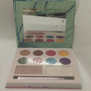 NWOT Moods by Laura Sanchez